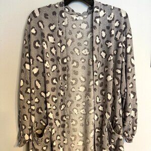 Maurices Plus Size Cardigan Size 3x Gray Animal Print Long Sleeve Pocket Soft